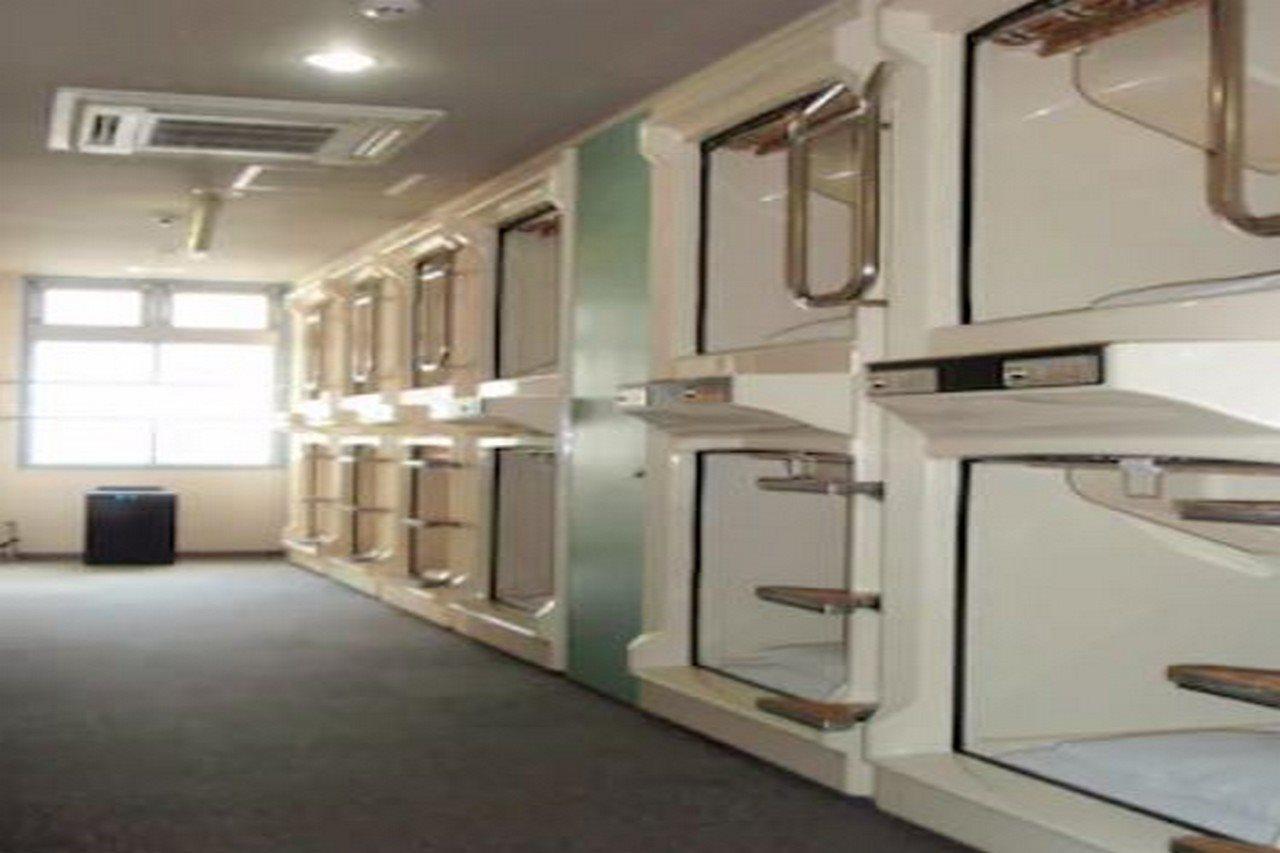 Capsule Hotel Kobe Sannomiya (Adults Only) Экстерьер фото